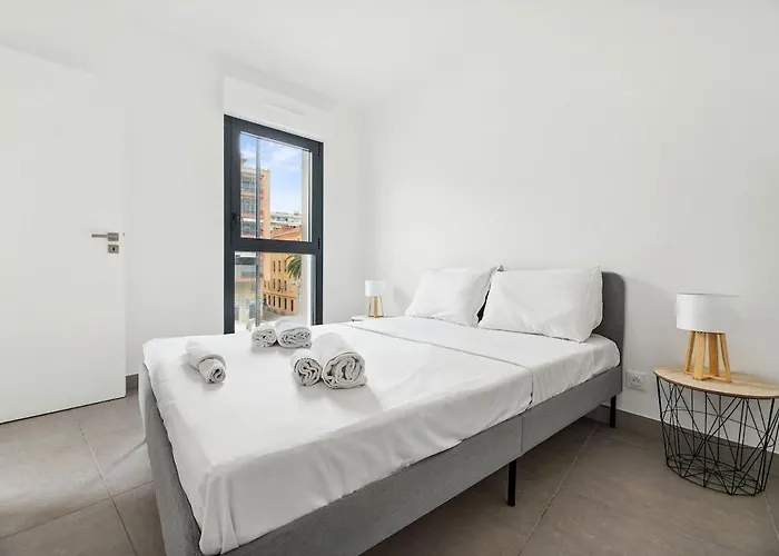 Le Cap Riviera - Centre- Parking Prive - Clim 아파트 멍똥